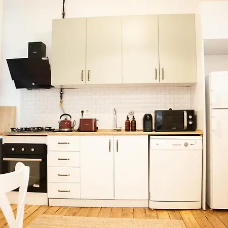 Casas Con Fresco - Stunning Spacious In Prime Location Istanbul